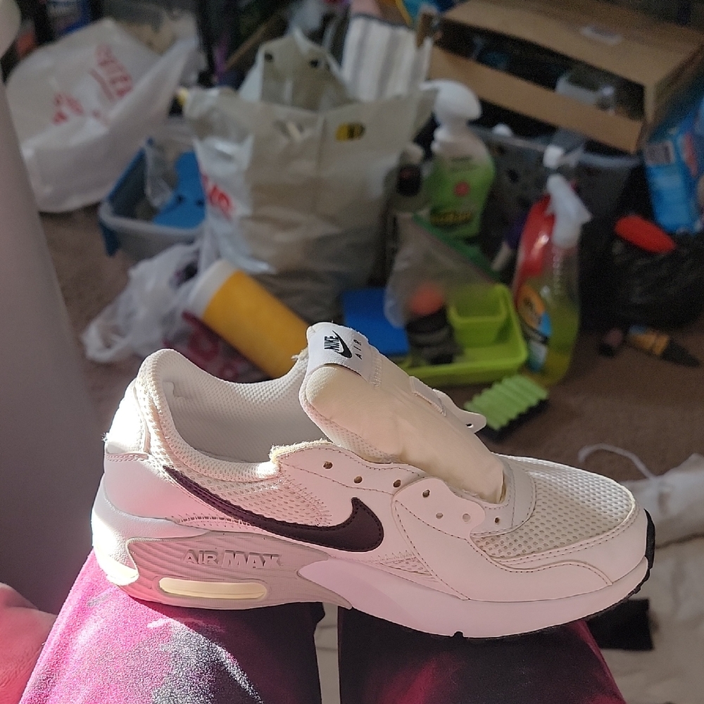 Nike White and Black Sneakers